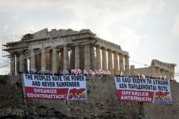 Proteste violente la Atena. Grecia e inchisa pentru greva generala: Europa ne santajeaza . VIDEO