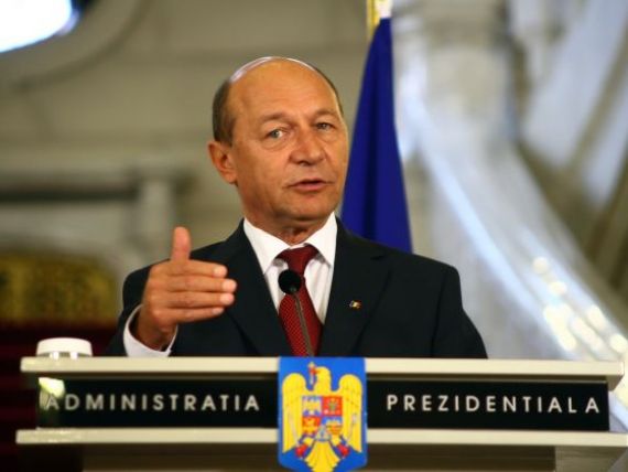 Basescu: Renunt la mai mult de un an de mandat daca se accepta revizuirea Constitutiei