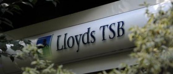 Grupul bancar Lloyds da afara 15.000 de angajati. Fostul sef ia inca salariu de 1 mil. lire sterline