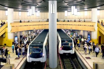 Metrorex a cumparat trenuri de 100 mil. euro, care nu incap pe linii. Treaba a fost rezolvata romaneste, cu flexul