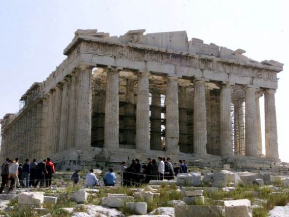 Turismul elen, in pericol. Ca sa scape de datorii, grecii vor sa-si vanda trecutul