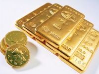Ajuns la maxime istorice, aurul se vinde cu kilogramul. Cine a cumparat la inceputul lunii are un castig de 9%