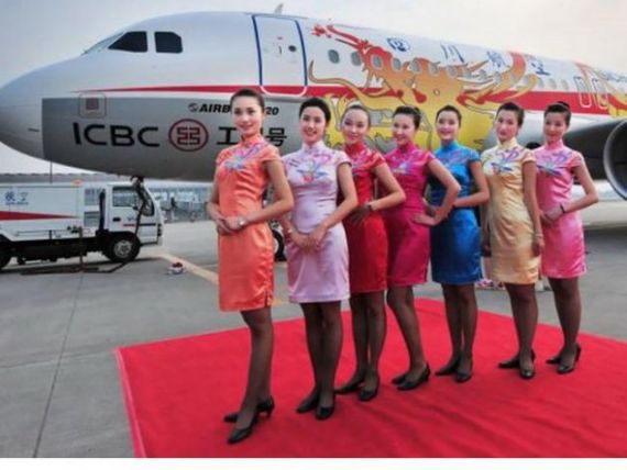 Criterii de angajat stewardese in Asia: sa nu fie cracanate, sa stie Kung Fu si sa nu aiba iubiti