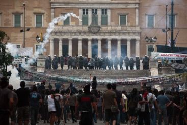 Britanicii fac haz de necaz. Au creat imnul crizei din Europa. VIDEO