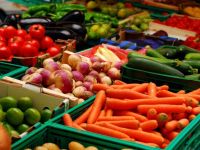 
	Productie record de legume romanesti, dar in hipermarketuri ajunge tot marfa de import. Care sunt cauzele VIDEO
