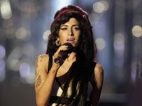 
	Vanzarile albumelor lui Amy Winehouse au crescut de 37 de ori dupa moartea artistei
