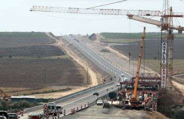 Premiera mondiala: Romania a inventat autostrada cu o singura banda pe sens VIDEO