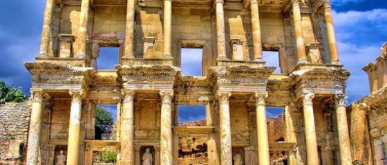 Biblioteca lui Celsus sau Turnul lui Hercule. 7 destinatii mai putin cunoscute, dar care merita vizitate GALERIE FOTO