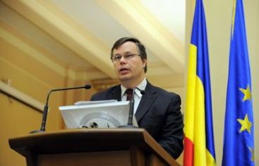 FMI: Salariile din sectorul public ar putea fi recuperate lunile urmatoare. Cresterea lefurilor, conditionata de noi reduceri de personal. VIDEO