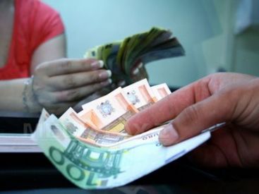Politicienii se joaca cu nervii bugetarilor. Cand se vor majora salariile? VIDEO