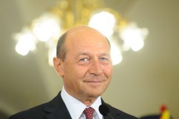 Basescu: Acum nu suntem in masura sa spunem cu cat ar putea creste salariile. Romania e in situatia de a merge pe sarma VIDEO