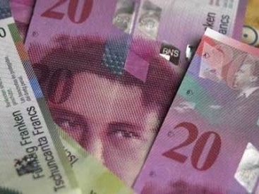Banca Elvetiei a redus dobanda cheie la aproape de zero pentru a opri cresterea francului. VIDEO
