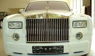A platit 8 milioane de dolari pentru un Rolls Royce. Vezi de ce a costat atat de mult: