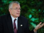 Povestea primului roman ales in Parlamentul canadian