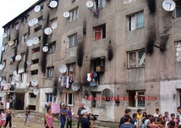 2 milioane de tigani din Romania, indemnati sa-si recunoasca etnia. In 2050, vor fi 40% din populatie. VIDEO