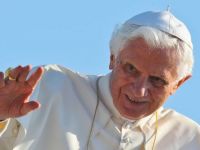 
	Cele trei dimensiuni ale crizei. Cum vede Papa Benedict al XVI-lea viitorul economiei mondiale
