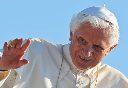 Cele trei dimensiuni ale crizei. Cum vede Papa Benedict al XVI-lea viitorul economiei mondiale