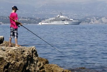 Probleme cum numai miliardarii pot avea. Ultimul of de 830 de milioane de dolari al lui Abramovici. VIDEO