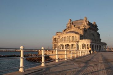 Udrea a castigat in fata lui Mazare. Ministerul Turismului se va ocupa de renovarea si restaurarea Cazinoului din Constanta. VIDEO