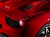
	Milionarii Romaniei isi comanda masini nelansate inca. 10 Ferrari 458 Spider vor fi conduse pe soselele autohtone&nbsp; FOTO si VIDEO
