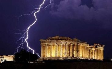 Grecia impune o noua taxa pe proprietatile imobiliare. Plata, la factura de electricitate. Cati bani vrea sa obtina Evangelos Venizelos
