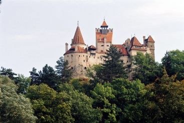 Turism regesc. Cine are un castel in Romania se imbogateste. Profitul Branului s-a dublat intr-un an si a depasit un milion de euro VIDEO