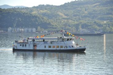 Oamenii de afaceri pierd averi din cauza secarii Dunarii si cer deschiderea barajului de la Portile de Fier. Ministrul Mediului se roaga la Cel de Sus VIDEO