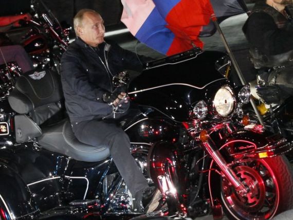 Putin, tarul perpetuu. Devenit spaima oligarhilor, fostul agent KGB se pregateste sa revina pe scaunul lasat lui Medvedev, in 2008