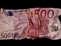 
	Cum vede Credit Suisse iesirea unui stat din zona euro. Vor rezista Uniunea Europeana si moneda unica?
