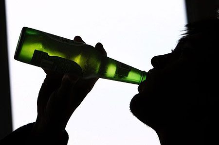 Alcoolul, in recesiune. Berea savurata la domiciliu costa Europa 260.000 de joburi