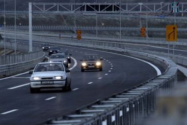 Guvernul si-a dat acordul pe noul contract cu Bechtel pentru Autostrada Transilvania. Pretul unui kilometru scade cu 50% VIDEO