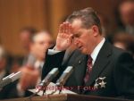 Cum l-a evitat Regina Elisabeta a II-a pe Ceausescu: s-a ascuns dupa tufisurile din gradina palatului