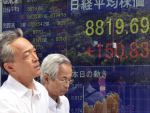 Atena cutremura bursele europene si asiatice. Indicii, in cadere puternica. Euro da si el semne de slabiciune