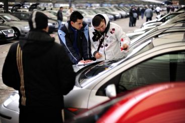 Chilipiruri auto cu 80 lei. Primaria din Arad scoate la licitatie 100 de autoturisme VIDEO