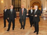 Putem iesi din criza? Yes, we can! Dar unde sunt solutiile? Pana una-alta, sa nu fim depresivi mai mult decat este necesar