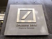 
	Deutsche Bank, cel mai mare investitor in cazinourile din Vegas. Expunerea pe industria jocurilor de noroc, egala cu cea pe tarile in criza din zona euro
