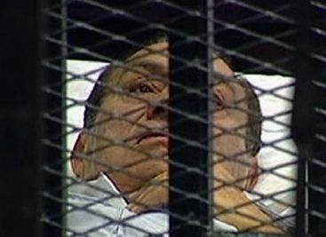 Surse: Moartea lui Ghaddafi i-a provocat un infarct lui Hosni Mubarak. E posibil sa fi murit