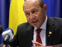 
	Romania ar putea ramane fara bani de pensii si salarii. Basescu: &quot;Daca fluxurile de capital oferite de bancile mama s-ar micsora, nu am mai putea finanta bugetul de cheltuieli de anul acesta&quot;

