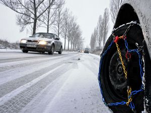 Ministrul Transporturilor: Cauciucurile de iarna sau all seasons, obligatorii de la 1 noiembrie