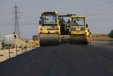 In tara fara autostrazi, mai multe firme se bat sa construiasca acelasi tronson. 85 mil. euro de la UE s-ar putea evapora VIDEO