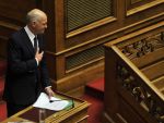 Grecia va fi exclusa din zona euro si din UE daca refuza planul de ajutor. Opozitia ii cere lui Papandreou sa-si dea demisia