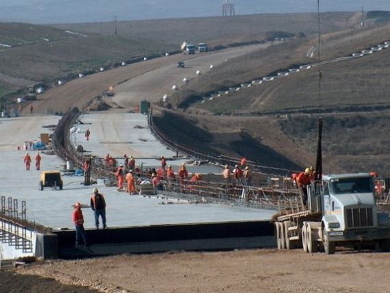 Paradoxul infrastructurii romane: Autostrazile construite la campie sunt mai scumpe decat cele de la deal