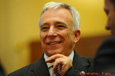 BNR a redus prognoza pentru inflatie pe 2011 si 2012. Isarescu: Pana spre primavara anului viitor va continua caderea preturilor VIDEO