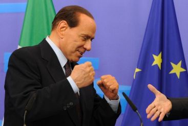 Silvio Berlusconi va demisiona dupa aprobarea masurilor promise UE: Important e sa faci ce este bine pentru tara . Italia, o economie prea mare pentru a putea fi salvata cu toti banii Europei VIDEO