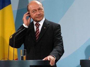 Basescu: Italia si Grecia apeleaza la guverne de uniune nationala, cu tehnocrati, e semnul disperarii