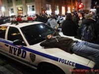 
	Tabara indignatilor de pe Wall Street, evacuata. S-a lasat cu arestari
