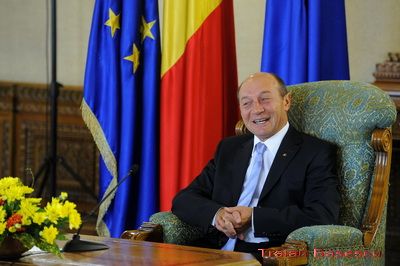 Basescu despre inghetarea pensiilor si salariilor: Indiferent de rezultatul de la CC, bani nu exista