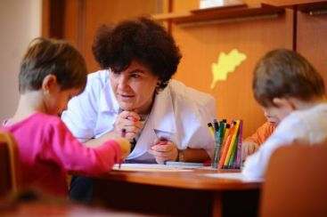 Asistenta sociala din Romania, modificata din temelii. Numarul ajutoarelor de la stat se reduce de trei ori VIDEO