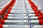 Carrefour are probleme. Managerii retailerului cer un nou CEO care sa dea o alta directie companiei