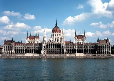 Ungaria a majorat dobanda cheie la cel mai ridicat nivel din UE
